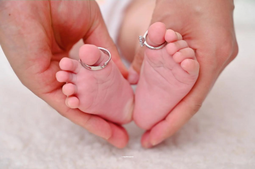 永州宝宝发烧手心比额头烫